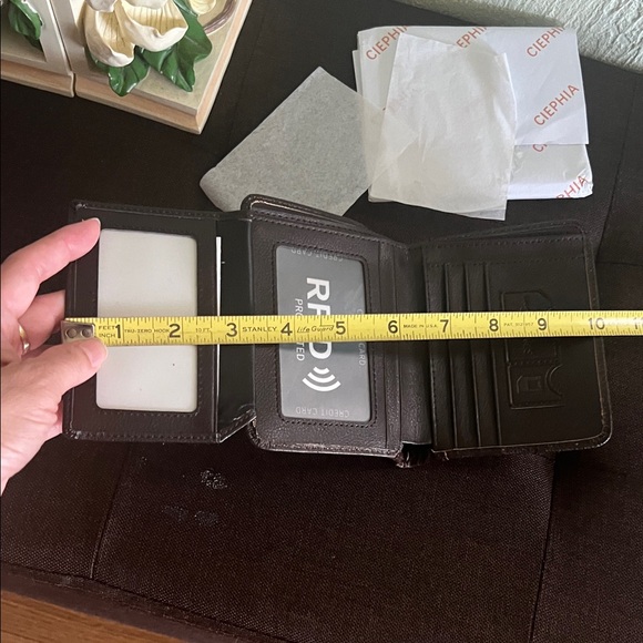 # 0788+ Ciephia Dark Brown Leather Wallet - Picture 2 of 5